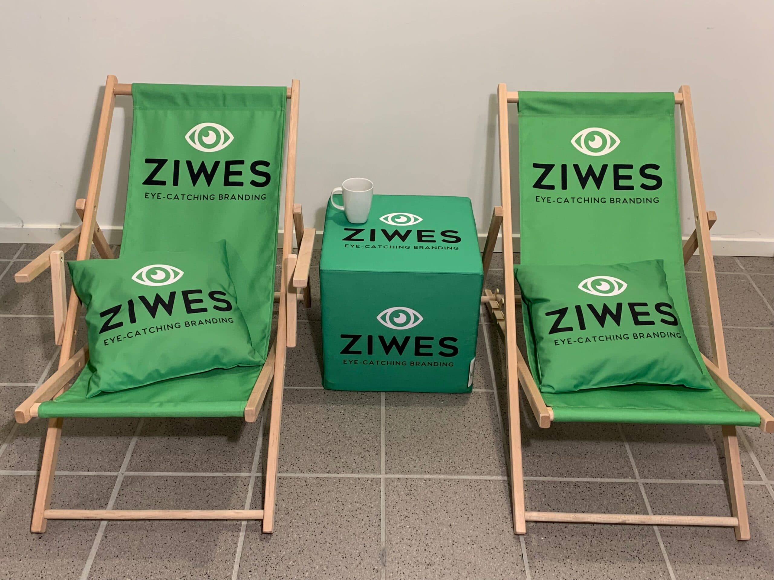 & messemøbler | Møbler logo fra Ziwes > 2023